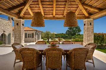 4-Bedroom Villa with Sea Views in Vabriga