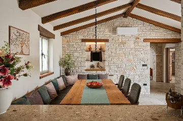 4-Bedroom Villa with Sea Views in Vabriga