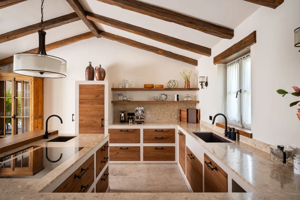 4-Bedroom Villa with Sea Views in Vabriga
