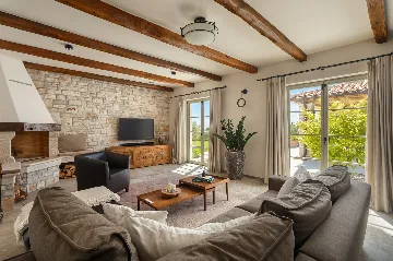 4-Bedroom Villa with Sea Views in Vabriga