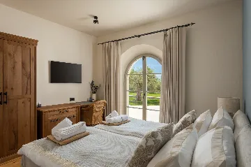 4-Bedroom Villa with Sea Views in Vabriga