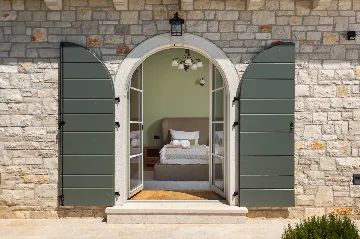 4-Bedroom Villa with Sea Views in Vabriga