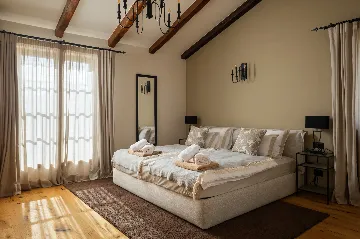 4-Bedroom Villa with Sea Views in Vabriga