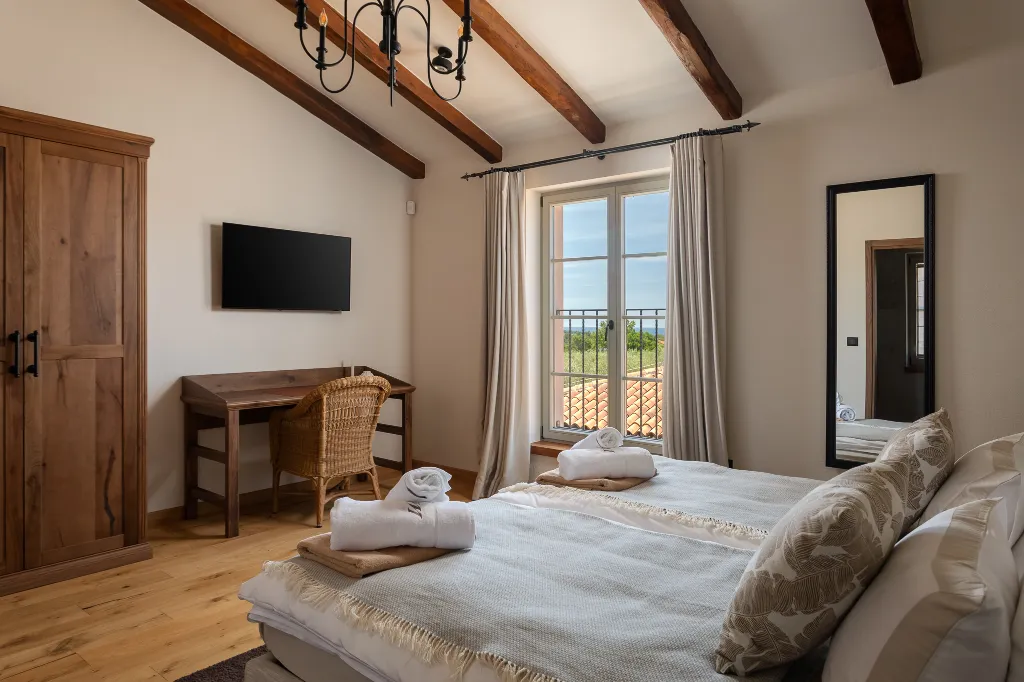 4-Bedroom Villa with Sea Views in Vabriga