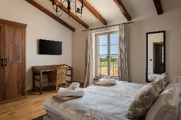 4-Bedroom Villa with Sea Views in Vabriga