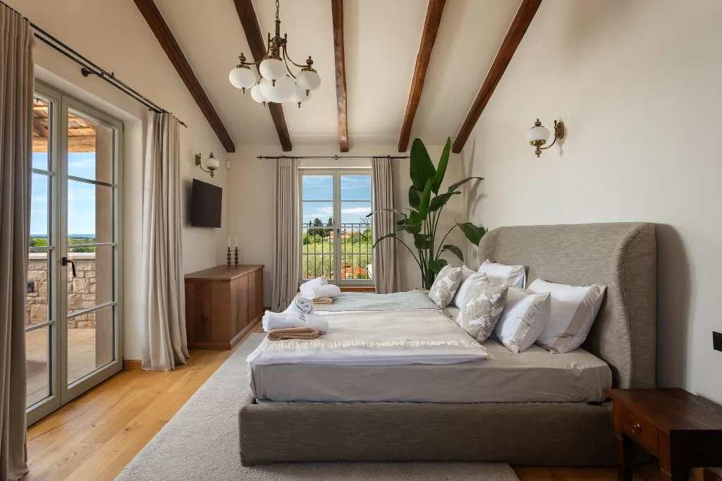4-Bedroom Villa with Sea Views in Vabriga