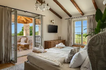 4-Bedroom Villa with Sea Views in Vabriga