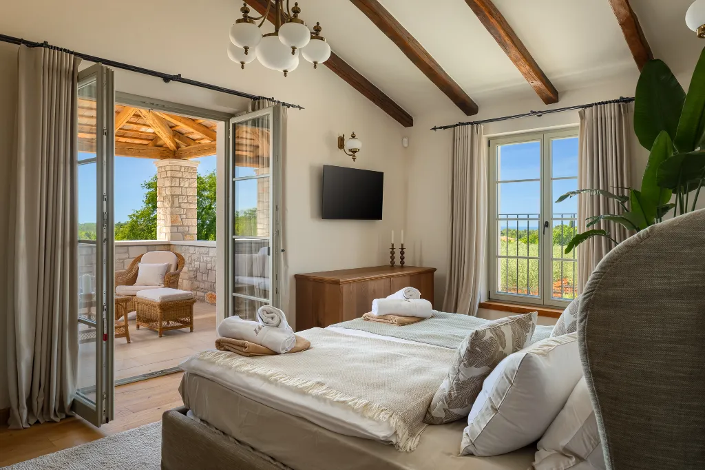 4-Bedroom Villa with Sea Views in Vabriga