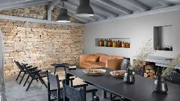 Villa for 10 with Pool in Tinjan