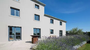 Villa for 10 with Pool in Tinjan