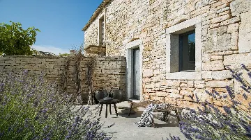 Villa for 10 with Pool in Tinjan