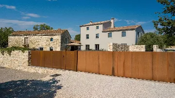 Villa for 10 with Pool in Tinjan