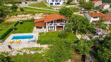 Višnjan Villa with Pool for 10 Guests