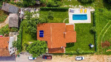 Višnjan Villa with Pool for 10 Guests