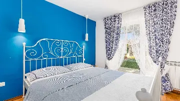 Višnjan Villa with Pool for 10 Guests