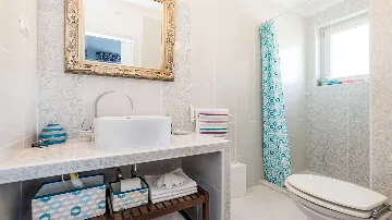 Višnjan Villa with Pool for 10 Guests