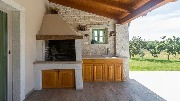 Villa for 8 Guests with Terrace in Višnjan