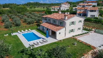Villa for 8 Guests with Terrace in Višnjan