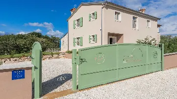 Villa for 8 Guests with Terrace in Višnjan