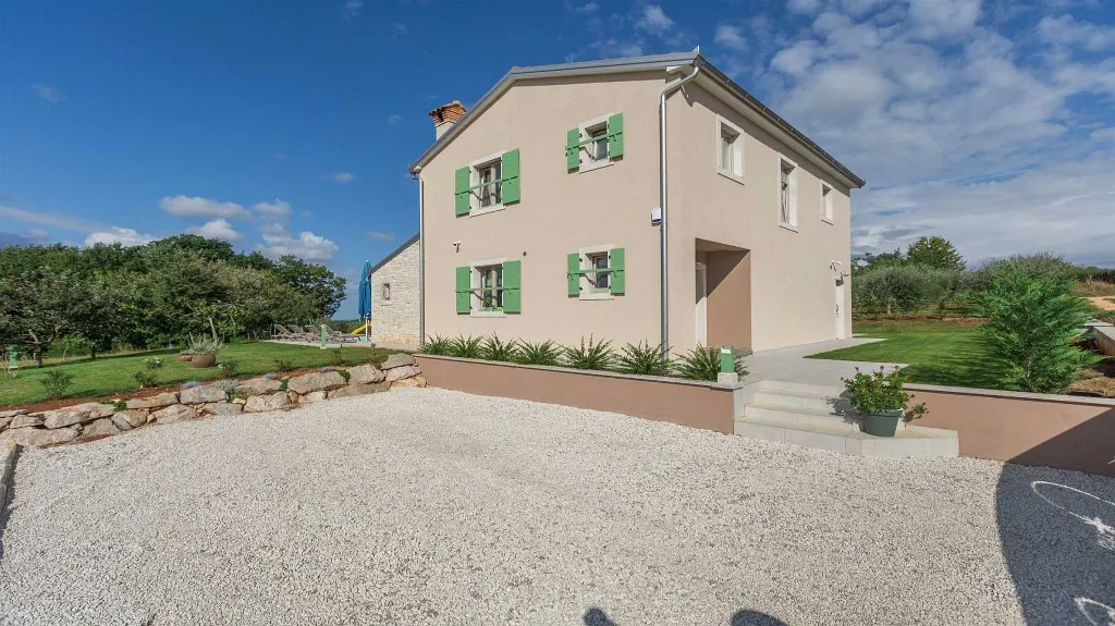 Villa for 8 Guests with Terrace in Višnjan