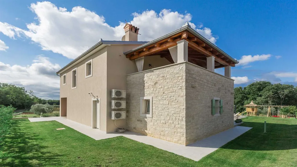 Villa for 8 Guests with Terrace in Višnjan