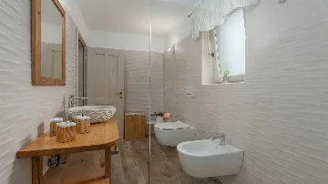 Villa for 8 Guests with Terrace in Višnjan