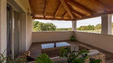 Villa for 8 Guests with Terrace in Višnjan