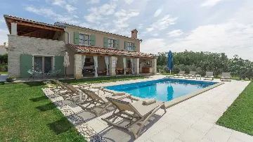 Villa for 8 Guests with Terrace in Višnjan