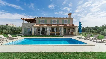 Villa for 8 Guests with Terrace in Višnjan