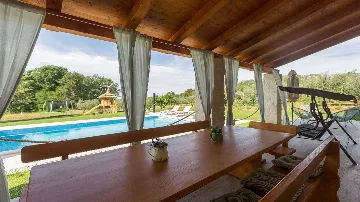 Villa for 8 Guests with Terrace in Višnjan