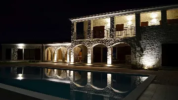 Villa with Pool and Garden in Tinjan