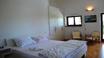 Villa with Pool and Garden in Tinjan