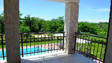 Villa with Pool and Garden in Tinjan