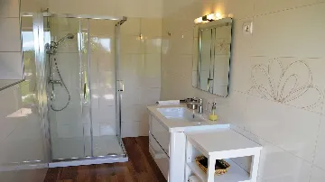 Villa with Pool and Garden in Tinjan