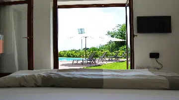 Villa with Pool and Garden in Tinjan