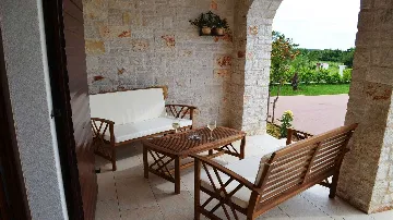 Villa with Pool and Garden in Tinjan