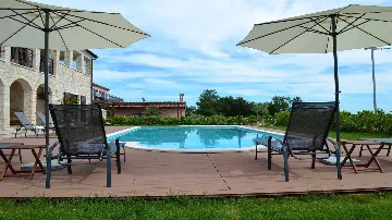 Villa with Pool and Garden in Tinjan