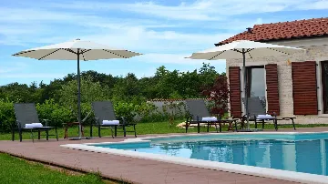 Villa with Pool and Garden in Tinjan