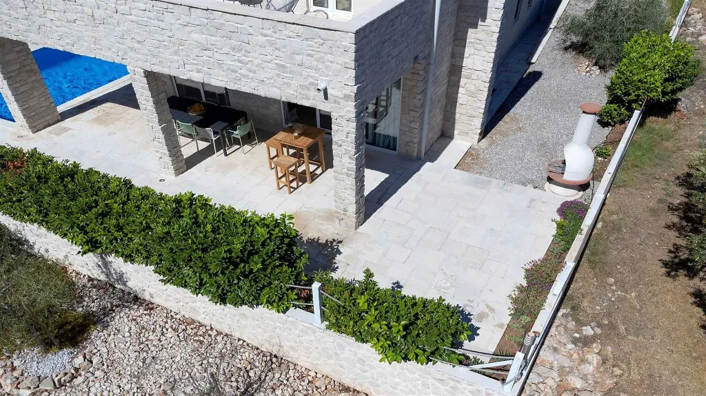 Modern Villa in Pitve, Hvar for 8 Guests