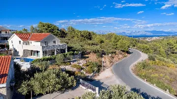 Modern Villa in Pitve, Hvar for 8 Guests