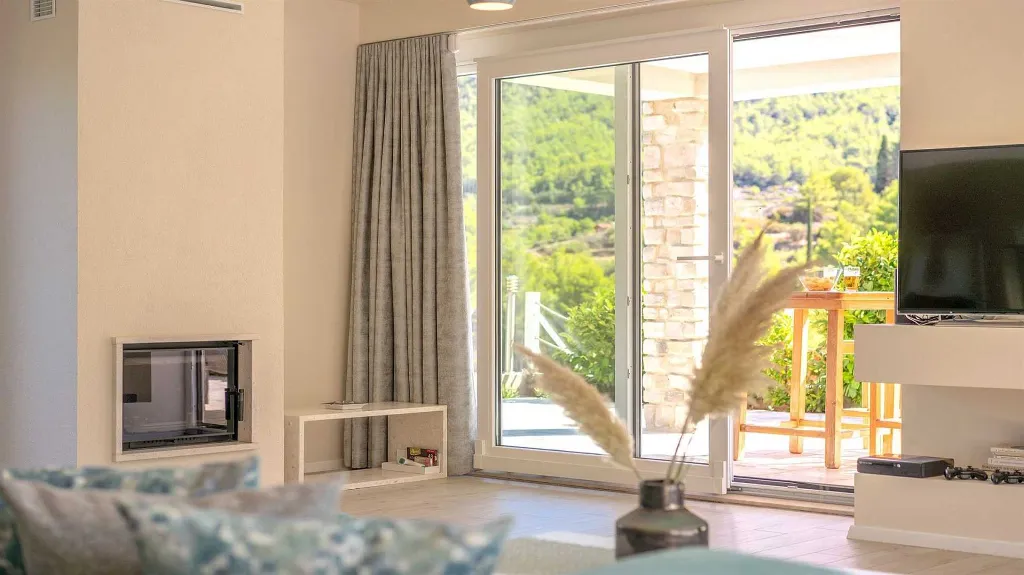 Modern Villa in Pitve, Hvar for 8 Guests