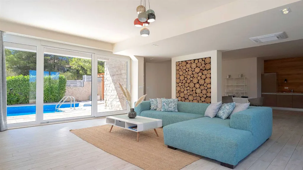 Modern Villa in Pitve, Hvar for 8 Guests