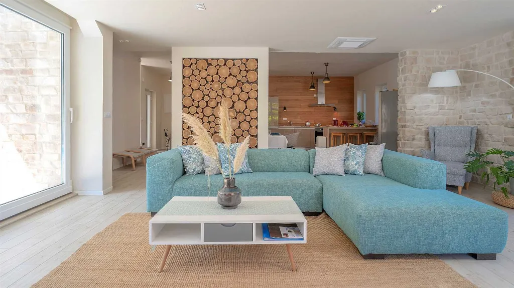 Modern Villa in Pitve, Hvar for 8 Guests