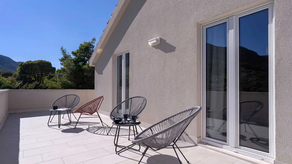 Modern Villa in Pitve, Hvar for 8 Guests