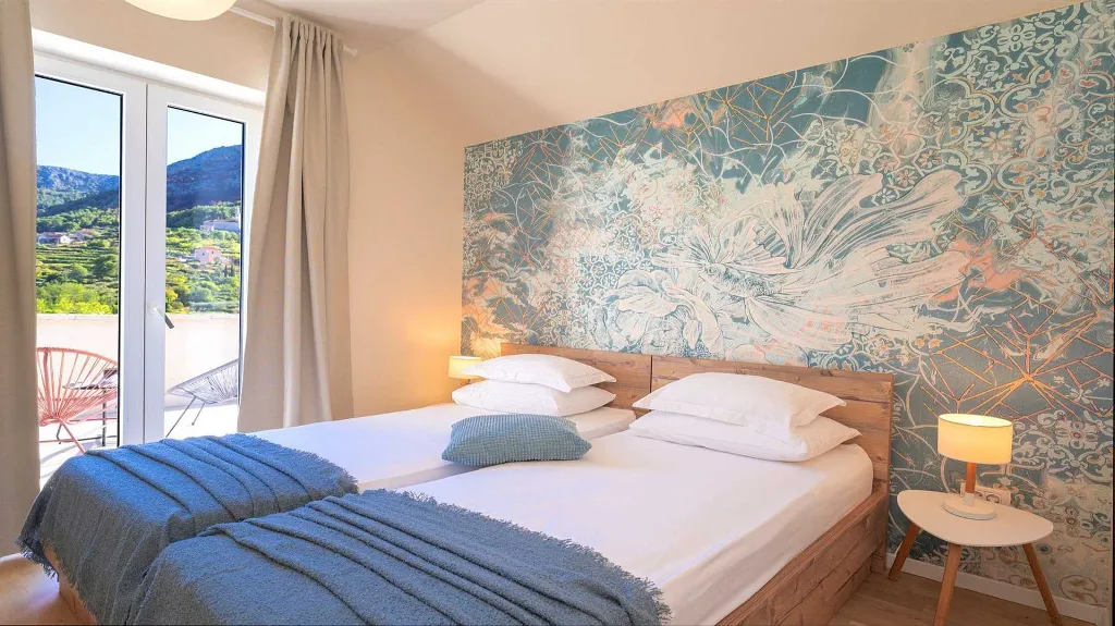 Modern Villa in Pitve, Hvar for 8 Guests