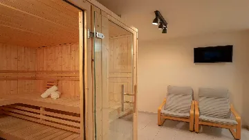 Modern Villa in Pitve, Hvar for 8 Guests