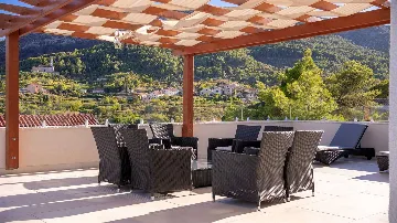 Villa with Pool in Pitve