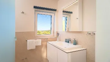 Villa with Pool in Pitve