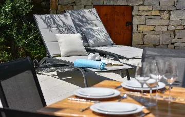 Serene Grove Retreat Pisak