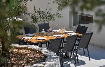 Serene Grove Retreat Pisak